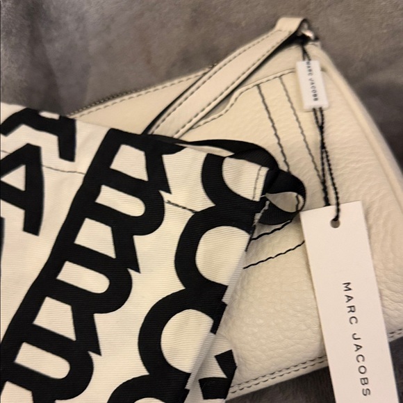 Marc Jacobs Cream Crossbody Bag - Picture 12 of 12